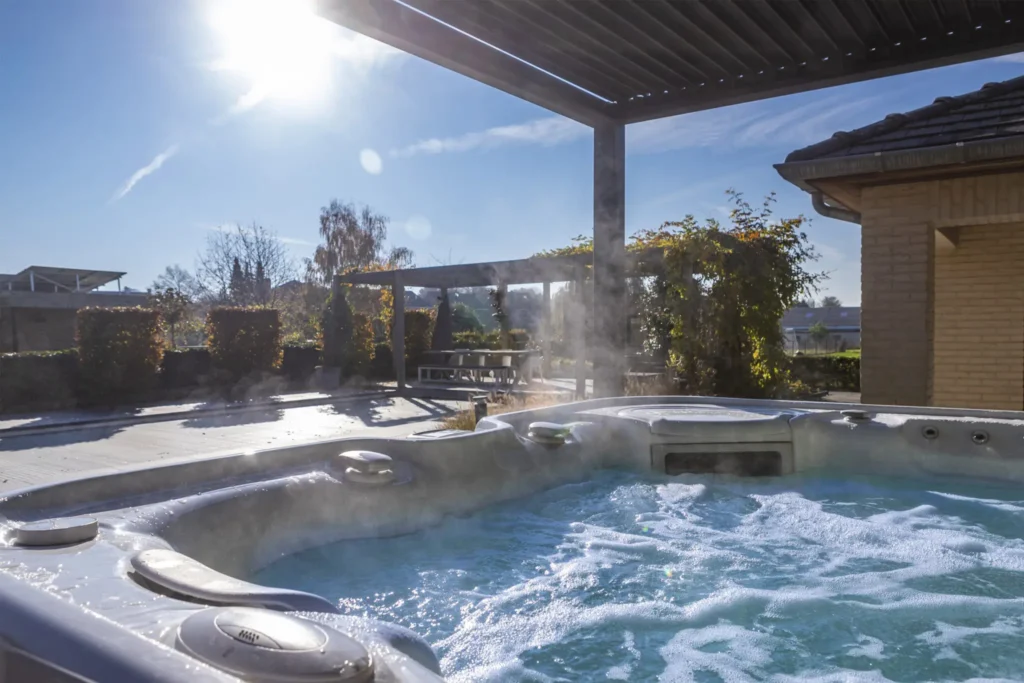 tuinontwerp-riemst-belgie-buro-van-rooijen-jacuzzi-in-tuin