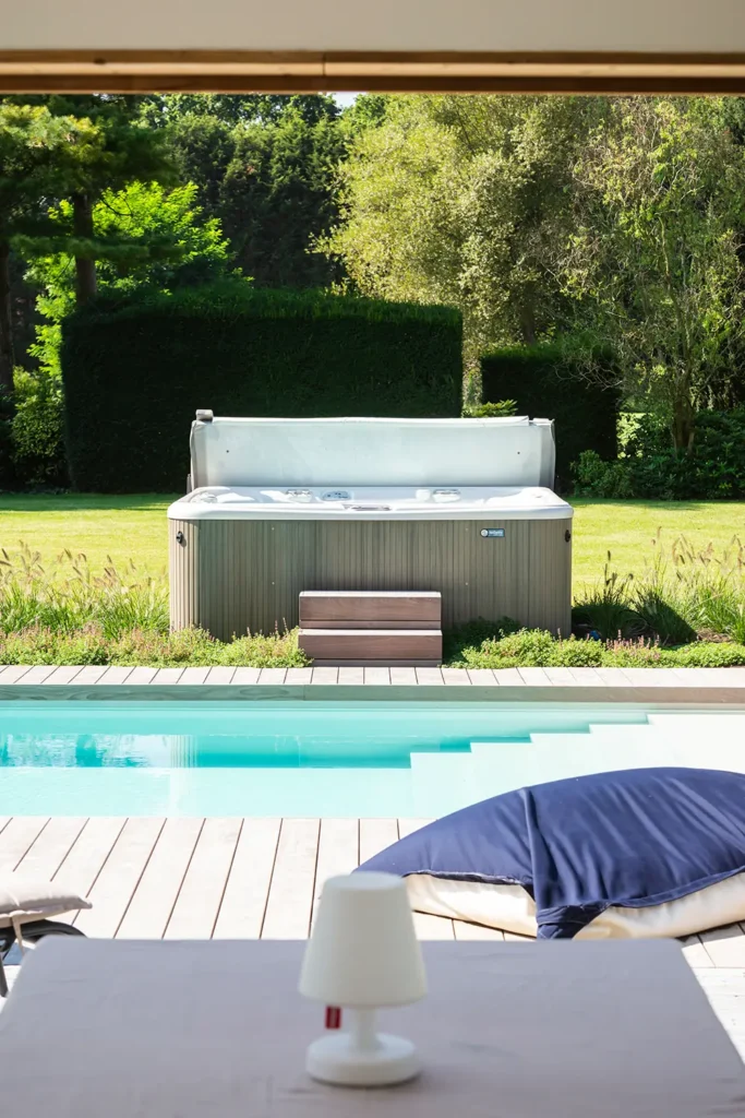 tuinarchitect-lanaken-bostuin-jacuzzi